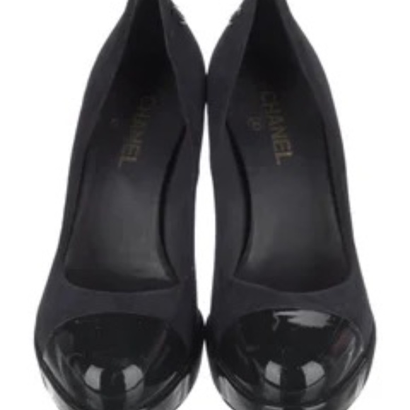 CHANEL 2011 Interlocking CC Logo Pumps Women's Size: 40.5 box says 41.5* - Picture 3 of 5